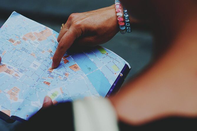 Private Transfer-Positano to Naples with 2h of Sightseeing: Vesuvius or Pompeii - FAQs