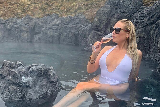 Private Transfer to and from Sky Lagoon - What Does the Transfer Include?