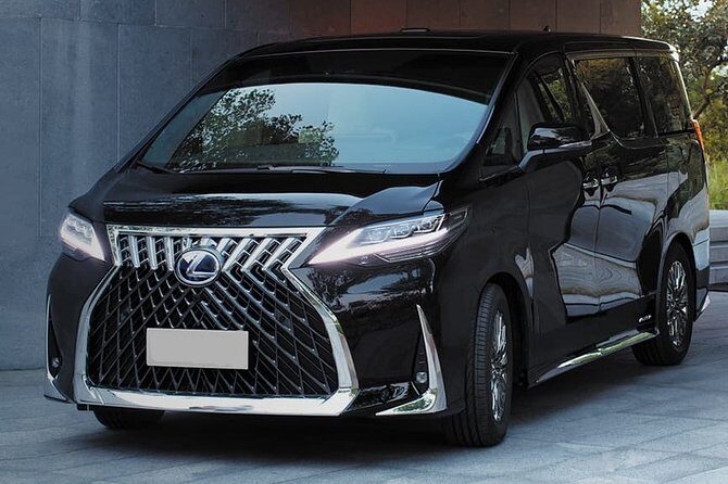 Private Transfer: Tokyo to Haneda Airport HND in Luxury Van - The Vehicle & Comfort