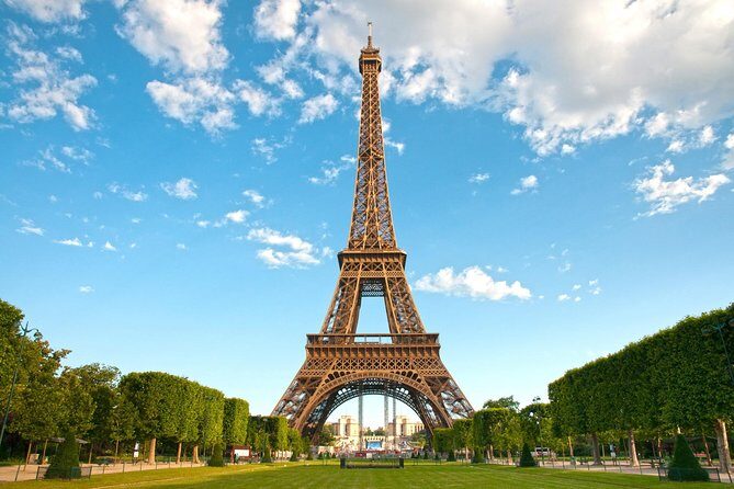 Private Transfers from Paris City to Paris Airport CDG - An In-Depth Look at This Paris Airport Transfer