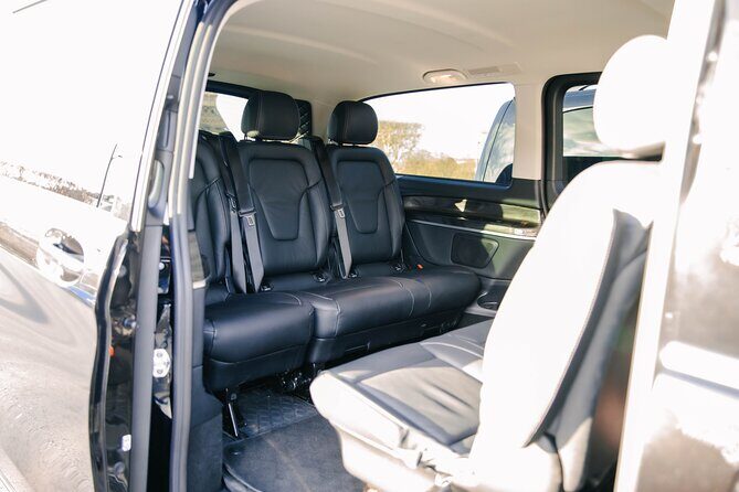Private Transfers in Paris - The Booking & Confirmation Process