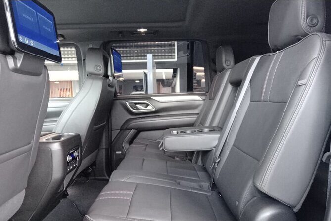 Private Transportation to Mexico City Airport - The Vehicle and Amenities