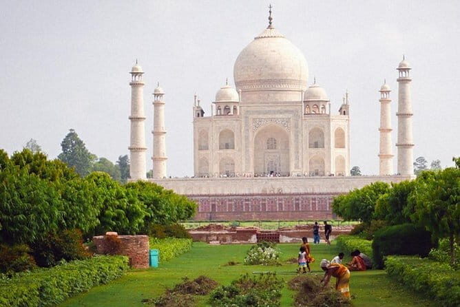 Private trip : Agra Overnight Tour - An In-Depth Look at the Agra Overnight Tour