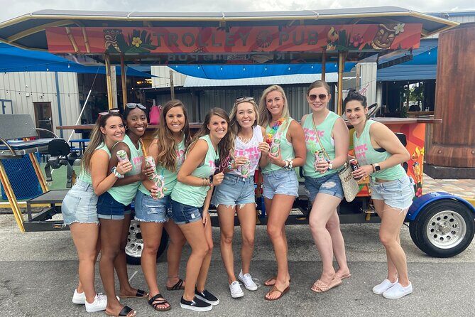 Private Trolley Pub w/ Bar+Mural Stops: up to 15ppl - Key Points