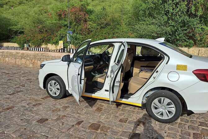 Private Udaipur Arrival Transfer - Airport to Hotel/Accommodation - Key Points