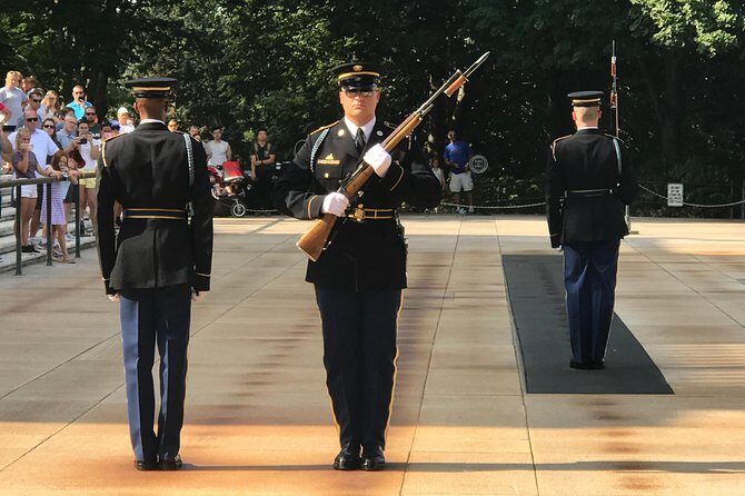 Private United States Army Tour in Washington DC by Luxury Car - FAQs