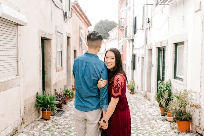 Private Vacation Photography Session with Local Photographer in Lisbon - Who Should Consider This Experience?