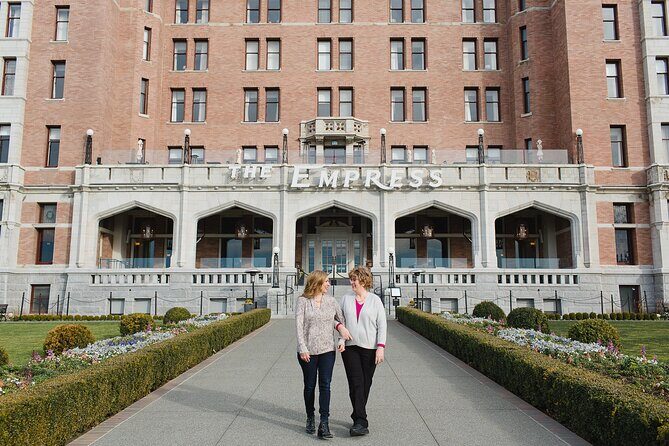 Private Vacation Photography Session with Local Photographer in Victoria - FAQ