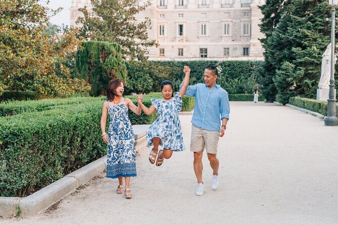 Private Vacation Photography Session with Photographer in Madrid - Exploring the Experience in Detail