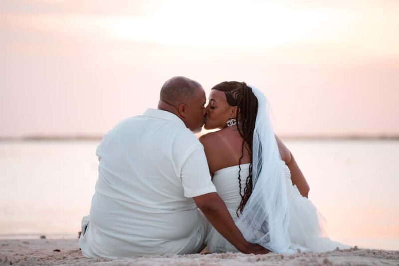 Private Vacation Photoshoot with Photographer in Outer Banks - Who Will Love This Experience?