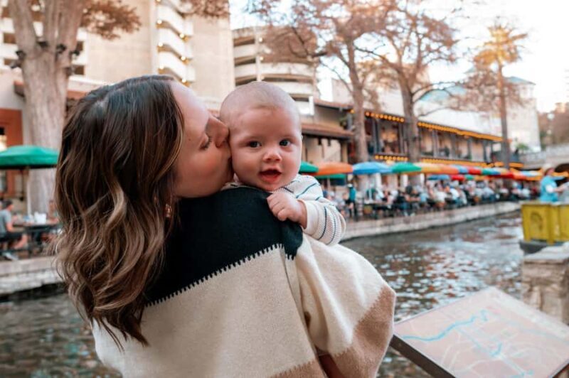 Private Vacation Photoshoot with Photographer in San Antonio - Key Points