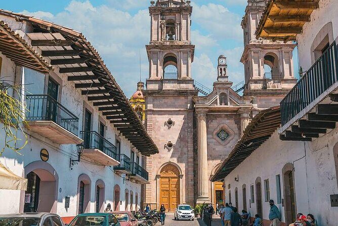 Private Valle de Bravo Day Trip from Mexico City - FAQ