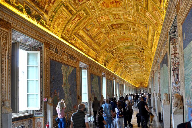 PRIVATE Vatican, Sistine Chapel & St. Peter's Basilica (shortcut) - The Sum Up