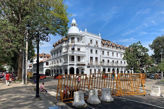 Private Vehicle/Air port to kandy pick ups & drops with botanical garden - Final Thoughts: Who Is This Tour Best For?