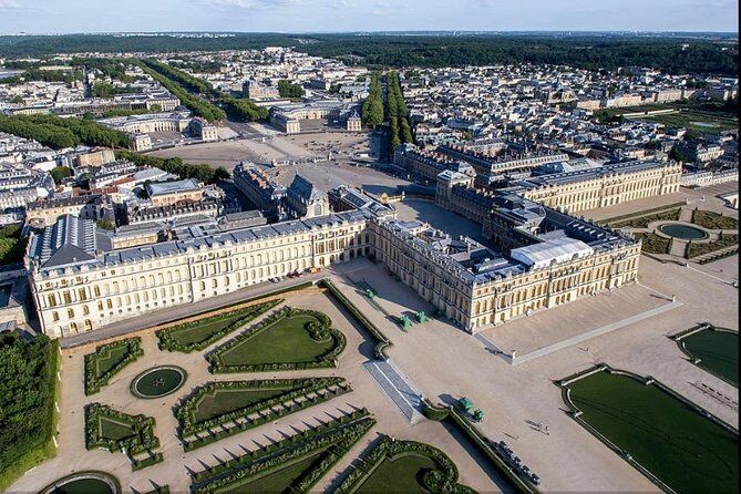Private Versailles Tour with Guide + Round Trip Transport from Paris - First Impressions and Booking Experience