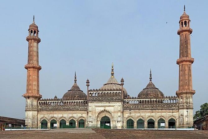 Private Victoria Walk in Lucknow - Introduction