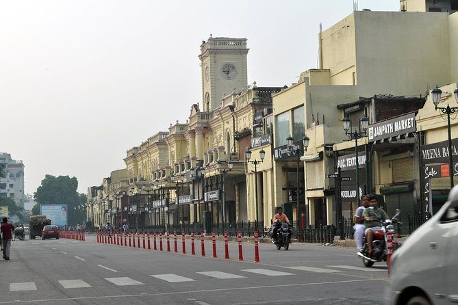 Private Victoria Walk in Lucknow - Key Points