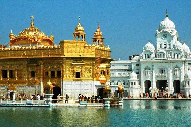 Private Wagah Border Drama and the Golden Temple with Transfer - What to Expect and Practical Tips