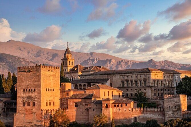 Private Walk of the Alhambra and Nasrid Palaces - Key Points