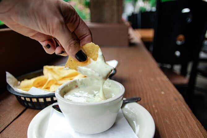 Private Walking Food tour in Dallas - The Guide’s Role