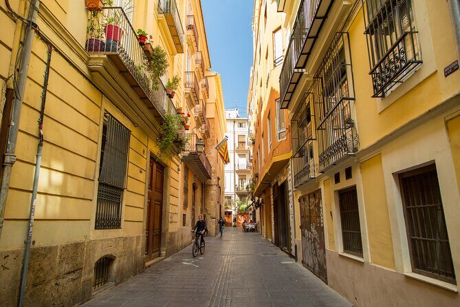 PRIVATE Walking Tour Historical Center with Local Expert - What Sets This Tour Apart?