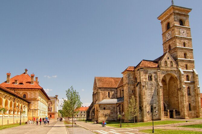Private Walking Tour of Alba Iulia Citadel with Wine Tasting - An In-Depth Look at the Tour Experience