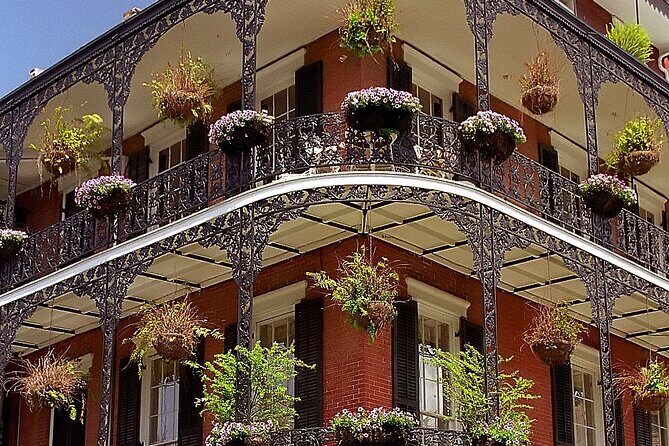 Private Walking Tour of New Orleans with Licensed Tour Guide - How the Tour Feels in Practice