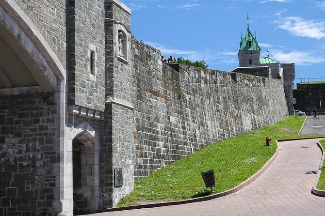 Private Walking Tour of Quebec with licensed tour guide - FAQs
