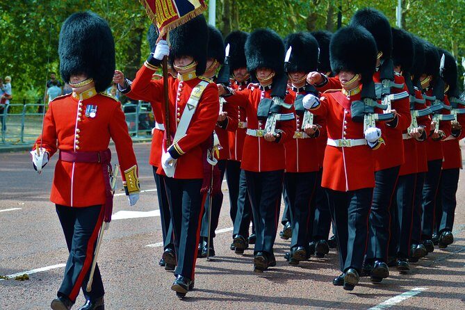 Private Walking Tour of Royal London with Changing of the Guard - The Sum Up