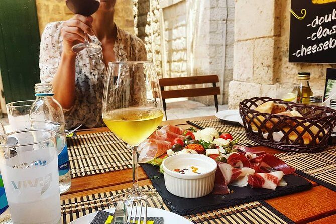 Private Walking tour with Wine and Food - Key Points