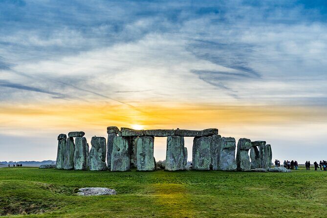 Private Windsor Castle, Stonehenge, The City of Bath Day Tour - Stonehenge: The World’s Most Famous Ancient Circle