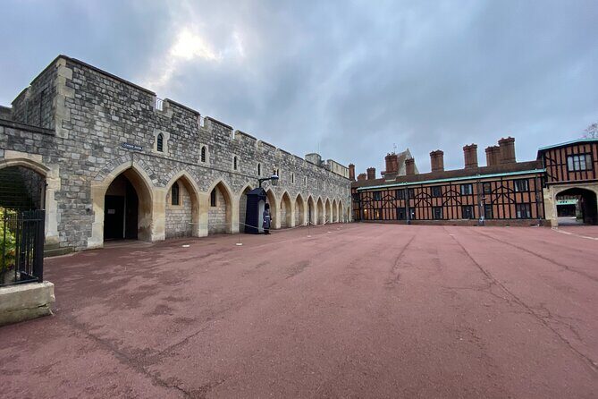 Private Windsor Castle, Stonehenge, The City of Bath Day Tour - Bath: Roman and Georgian Elegance