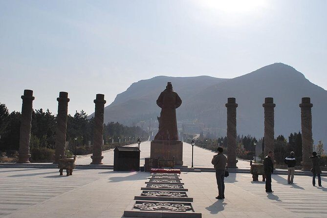 Private Xi'an Day Tour Including Hanyangling Museum And Terra-Cotta Warriors - Starting Point: An Early Morning Kickoff