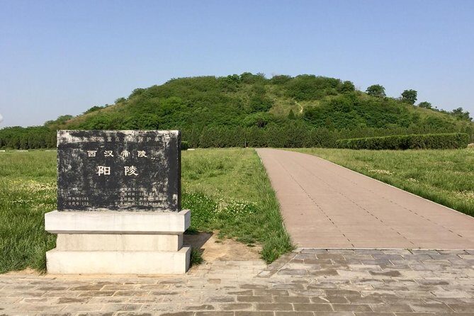 Private Xi'an Hanyangling And Small Goose Tower Day Tour - Key Points
