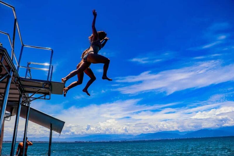 Private Yacht Charter Chica Fun 3 Waterslides all inclusive - The Value of the Experience