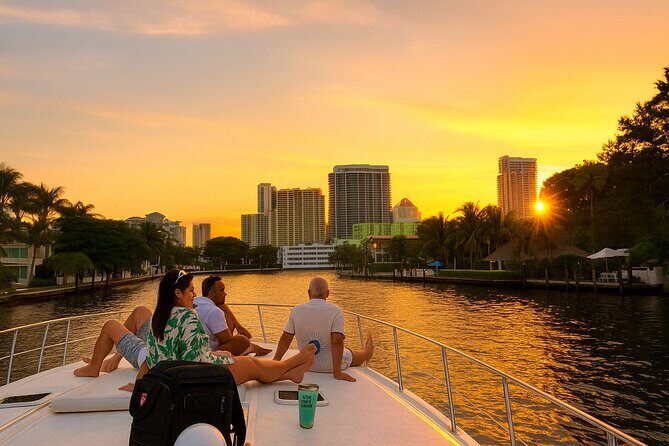 Private Yacht Charter in Miami Sea Ray 500 Sundancer - Key Points