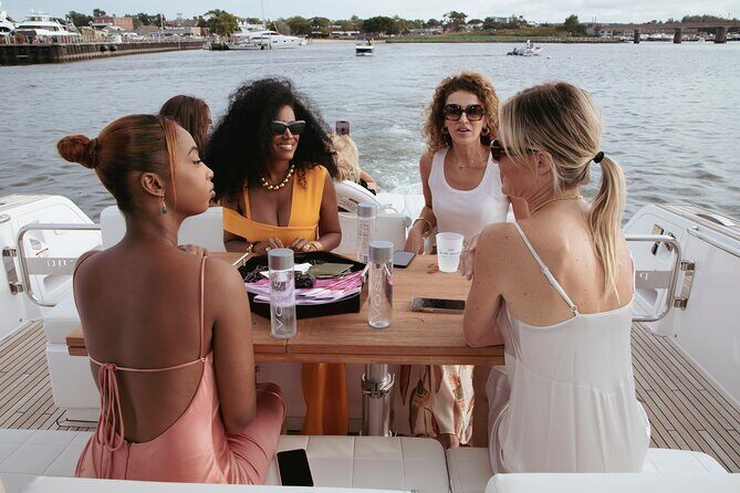 Private Yacht Charter in The Hamptons, Montauk or Sag Harbor - An In-Depth Look at the Yacht Hampton Private Water Tour
