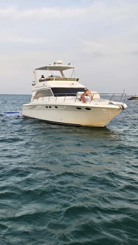 Private Yacht cruise, Biscayne Bay, Miami Beach. 52Ft - Key Points