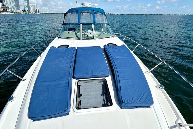 Private Yacht Rental 35ft in Miami - The Meeting Point and Timing