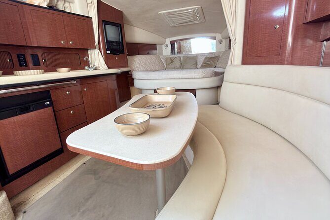 Private Yacht Rental 35ft in Miami - The Experience and Passenger Reviews
