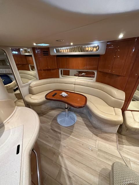 Private  Yacht Rentals  4h  Champagne gift - Experience Miami from the Water: Private Yacht Rental with Champagne