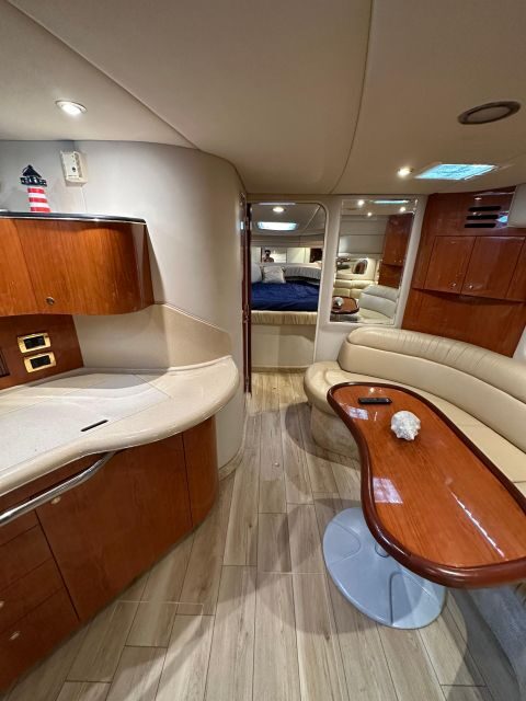 Private  Yacht Rentals  4h  Champagne gift - The Experience You Can Expect