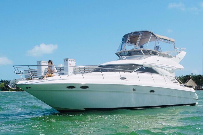 Private Yacht SeaRay 46ft Cancun 25P17 - Frequently Asked Questions