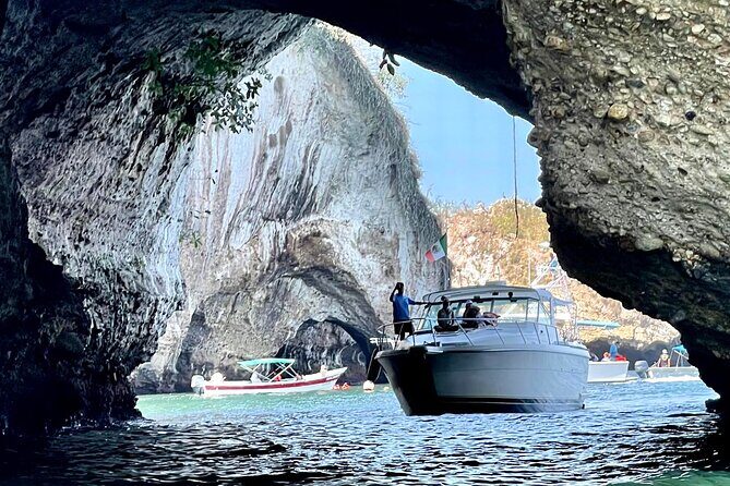 Private Yacht, Sightseeing, Snorkeling and Private beaches - An Introduction to the Puerto Vallarta Yacht Experience