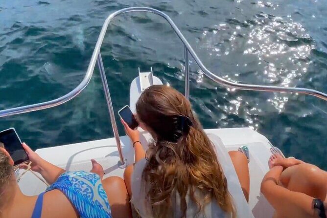 Private Yacht, Sightseeing, Snorkeling and Private beaches - Who Will Love This Experience?