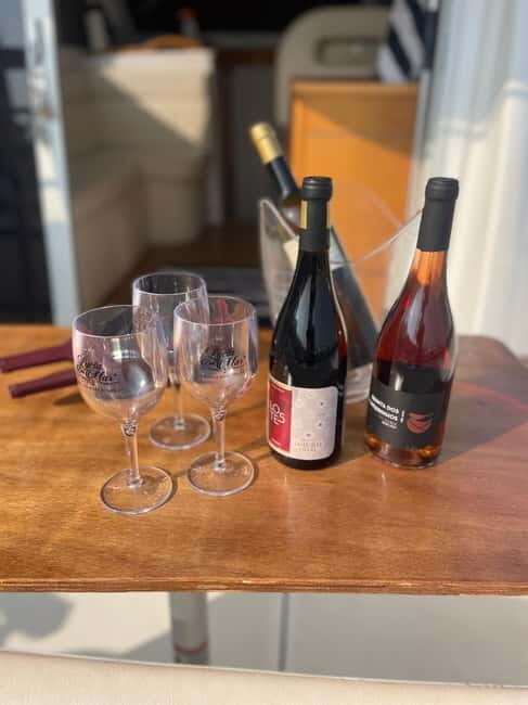 Private yacht tour with wines on board - FAQs