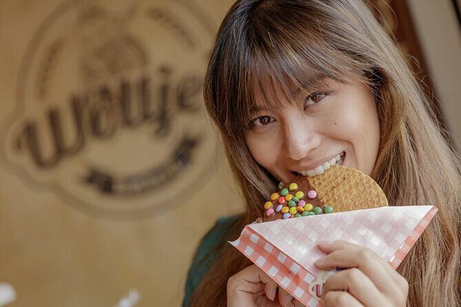 Private Zaanse Schans Windmills and Volendam Tour from Amsterdam - Waffles and Light Snacks