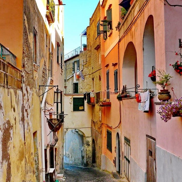 Procida free hydrofoil tour + transfer + typical dessert and coffee - How the Itinerary Unfolds