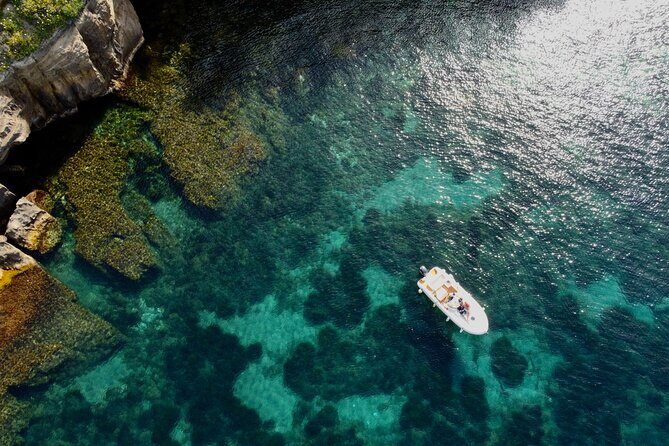 Procida Island Tour by Boat 2h 15m with Swimming and Underwater Photos - Authentic Experiences and Tips from Reviewers