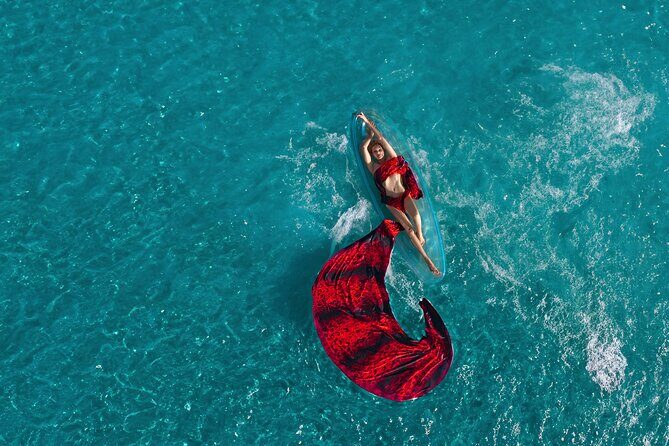 Professional Photo and Video Shoot in a Clear Kayak Cancun - FAQ